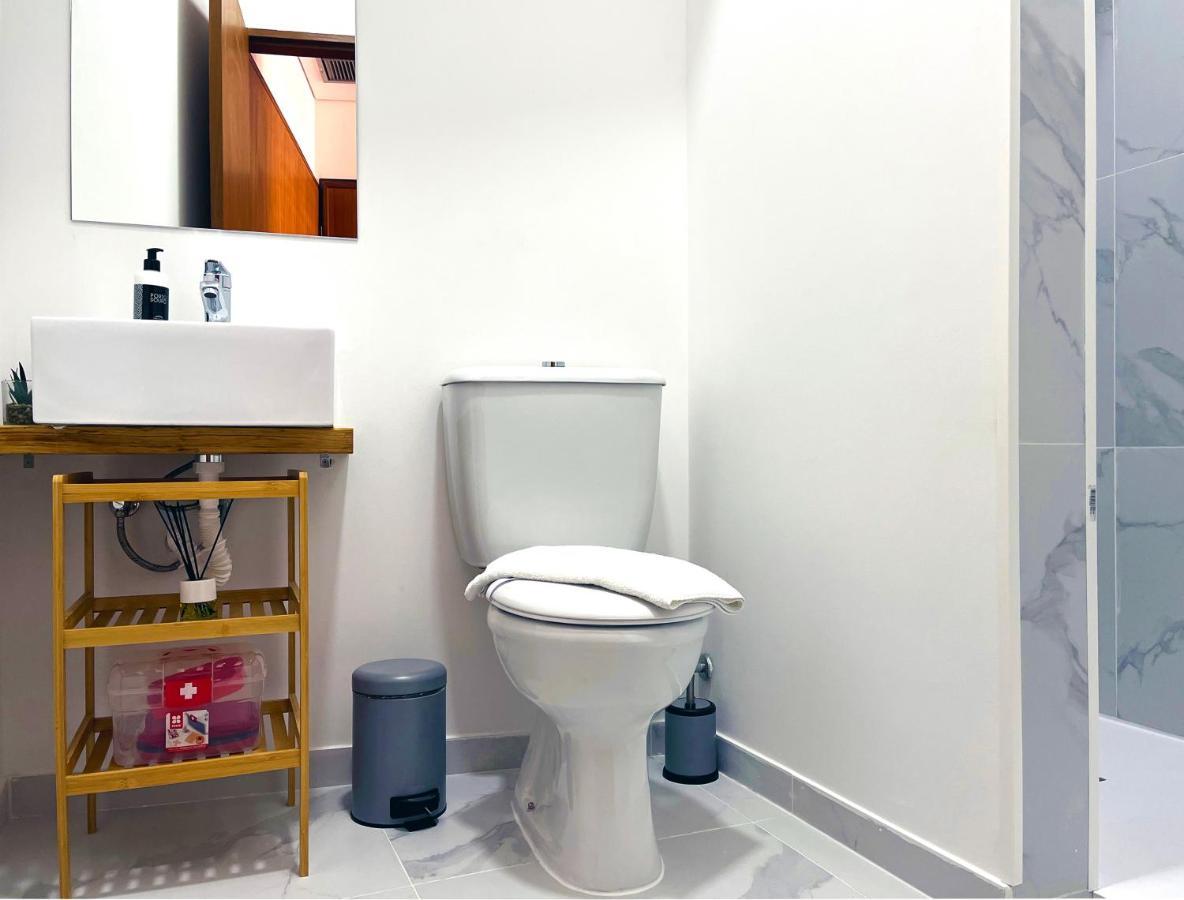 Oporto Trindade Residence ภายนอก รูปภาพ