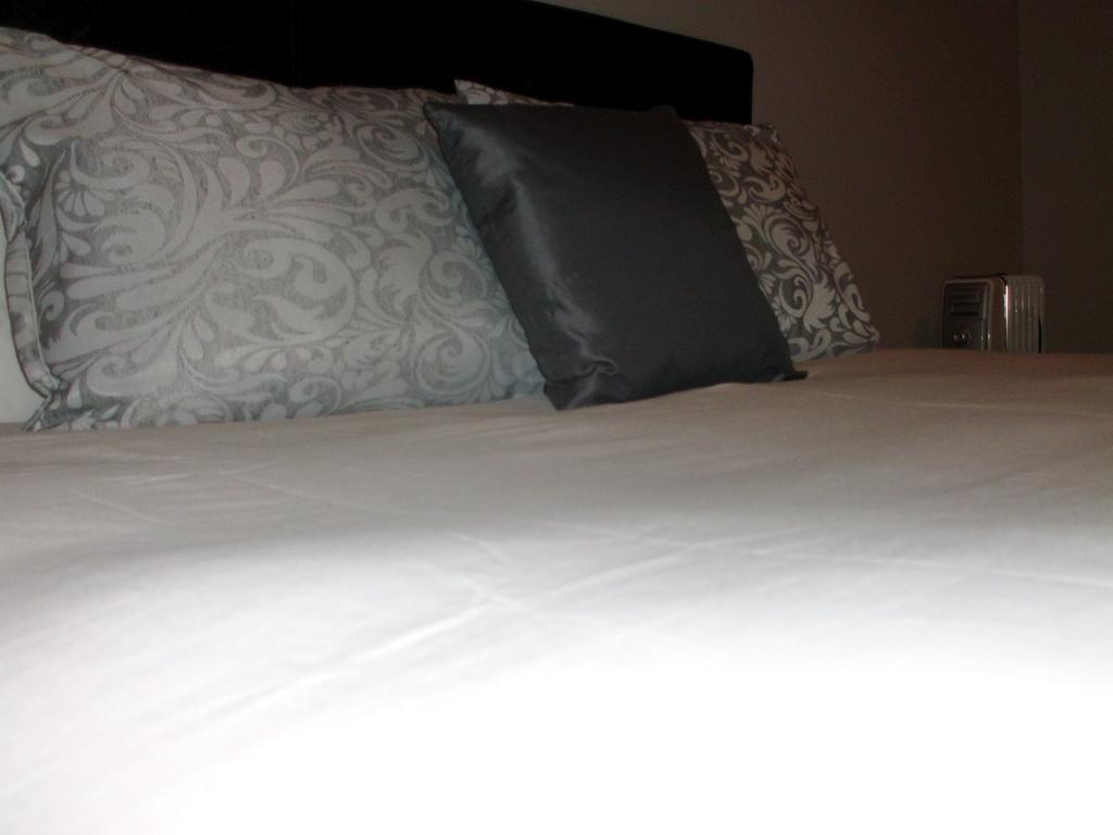Oporto Trindade Residence ภายนอก รูปภาพ
