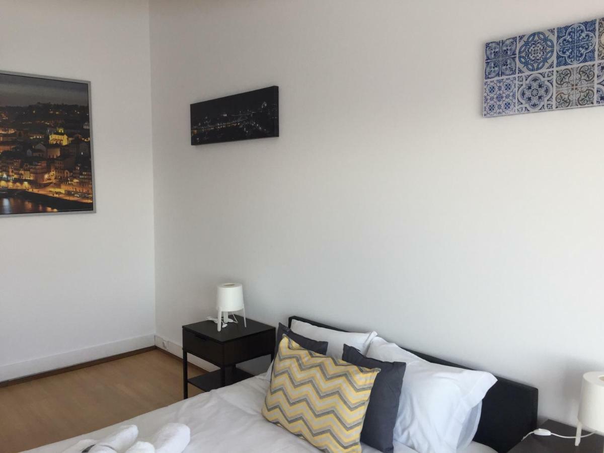 Oporto Trindade Residence ภายนอก รูปภาพ