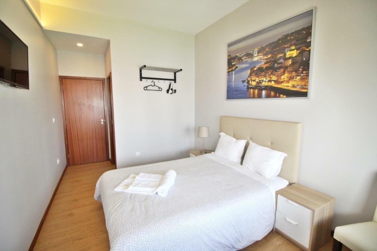Oporto Trindade Residence ภายนอก รูปภาพ